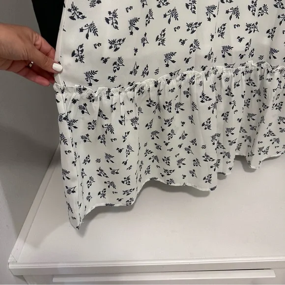 NWT Petallush White/Navy Floral Dress - Picture 4 of 6